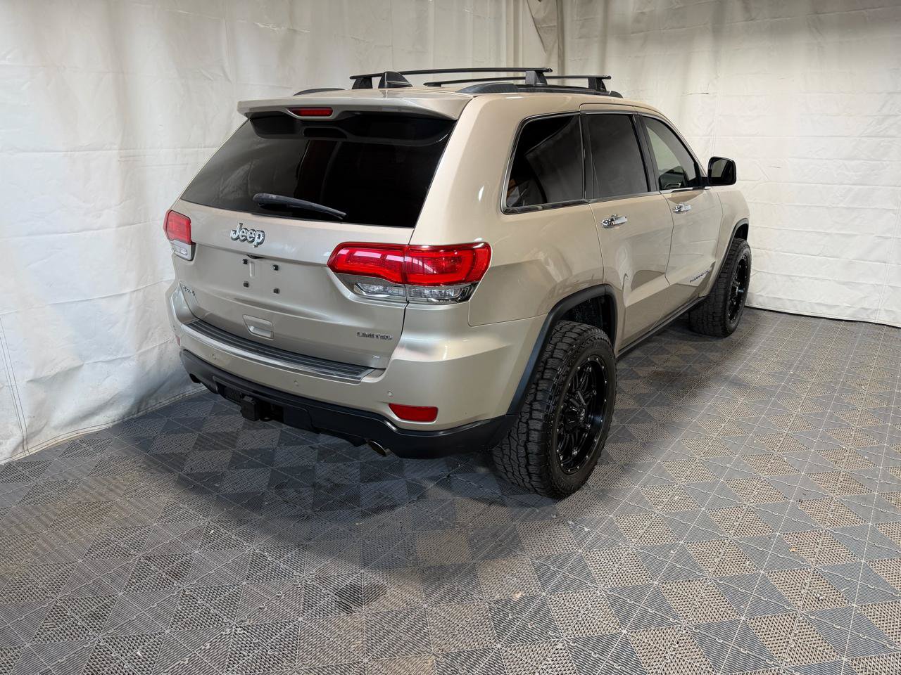 Used 2014 Jeep Grand Cherokee Limited w/ Trailer Tow Group IV AWD/4WD image 6