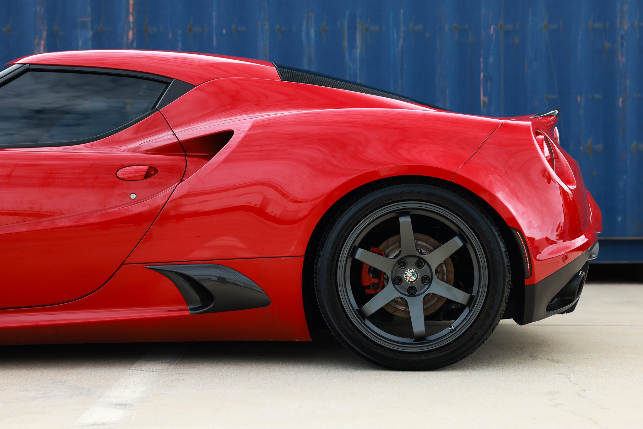 Used 2015 Alfa Romeo 4C Launch Edition w/ Convenience Group RWD image 28