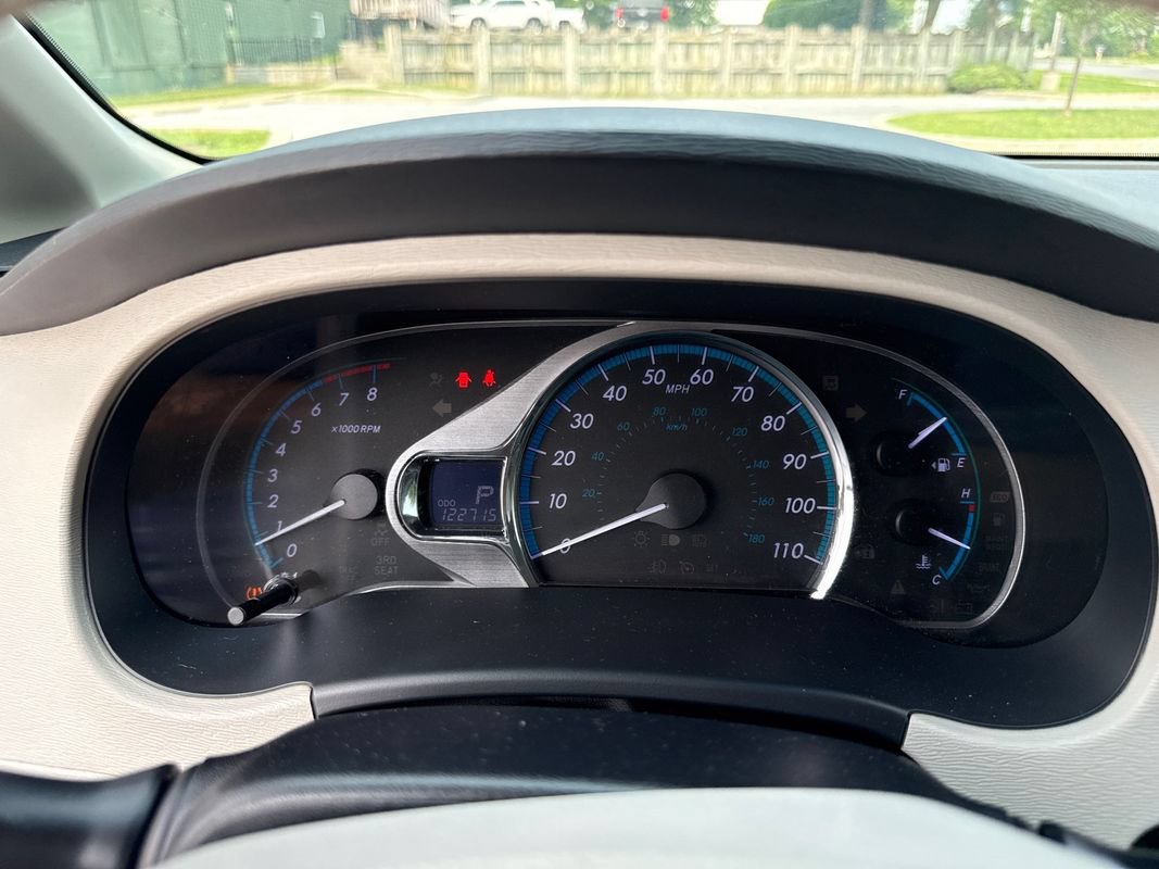 Used 2014 Toyota Sienna XLE AWD/4WD image 21