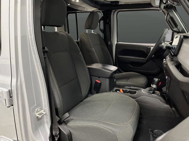 Used 2024 Jeep Wrangler Unlimited image 27