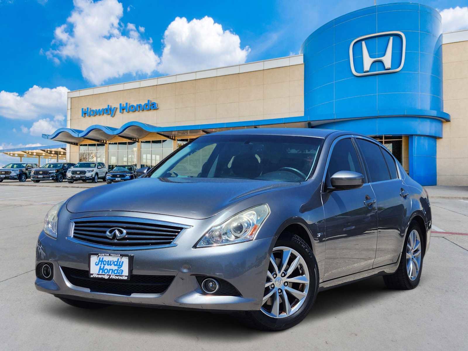 Used 2015 INFINITI Q40 w/ Moonroof Package