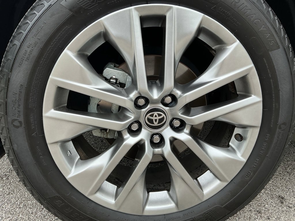 Used 2025 Toyota RAV4 XLE Premium w/ Weather Package AWD/4WD image 5