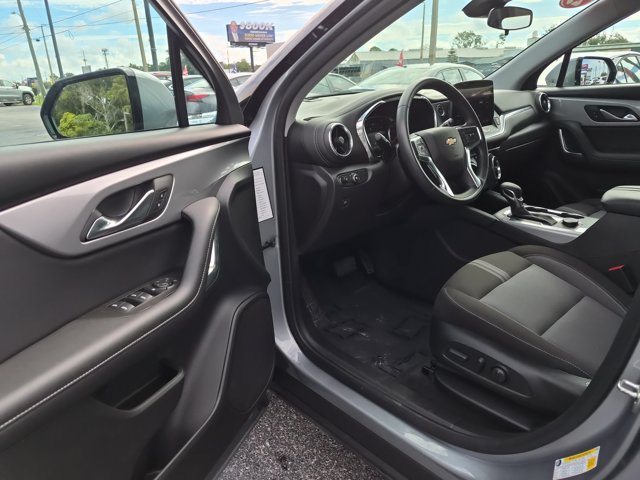 Used 2025 Chevrolet Blazer LT AWD/4WD image 11