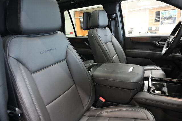 New 2026 GMC Yukon Denali w/ Denali Reserve Package AWD/4WD image 10