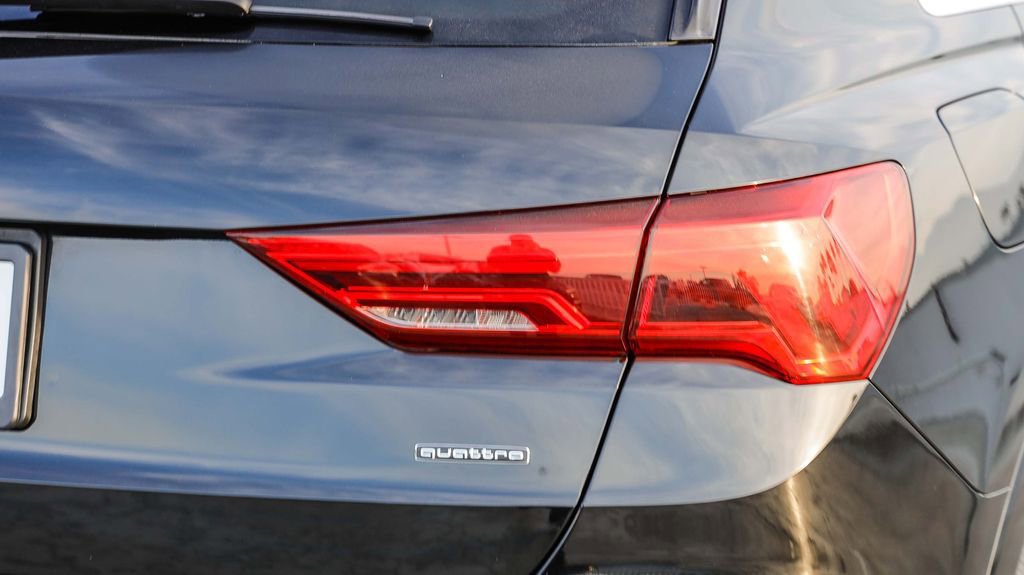 Used 2025 Audi Q3 2.0T Premium image 10