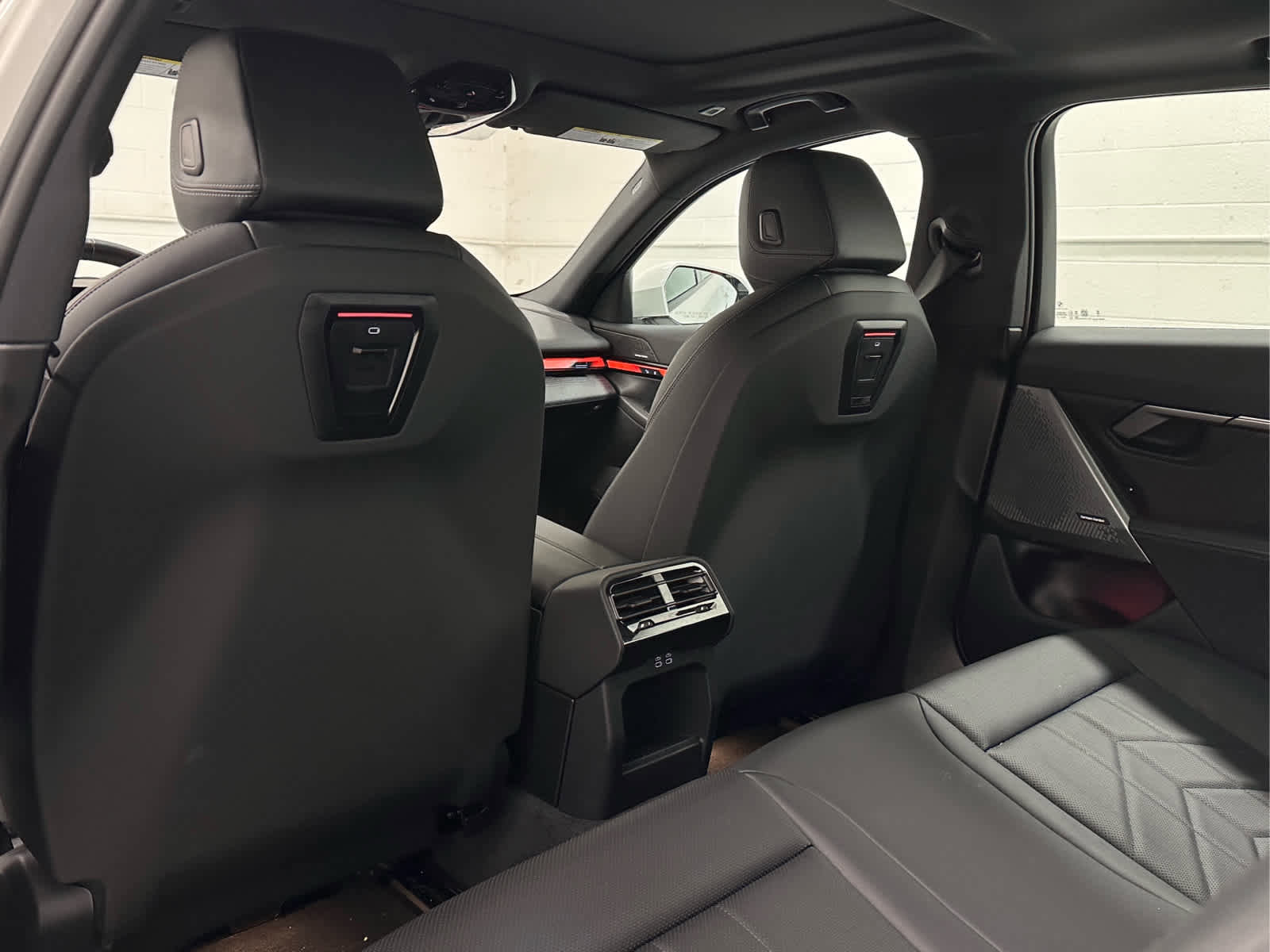 Used 2025 BMW i5 xDrive40 w/ M Sport Package AWD/4WD image 14