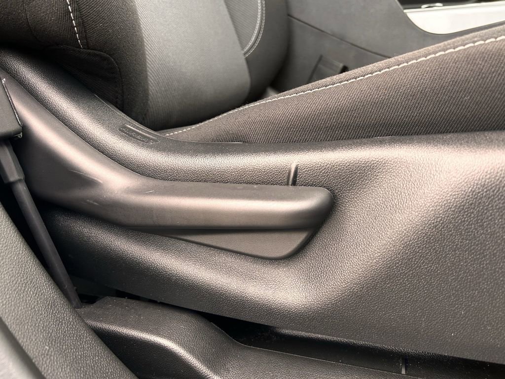 Used 2025 Chevrolet Blazer LT image 29