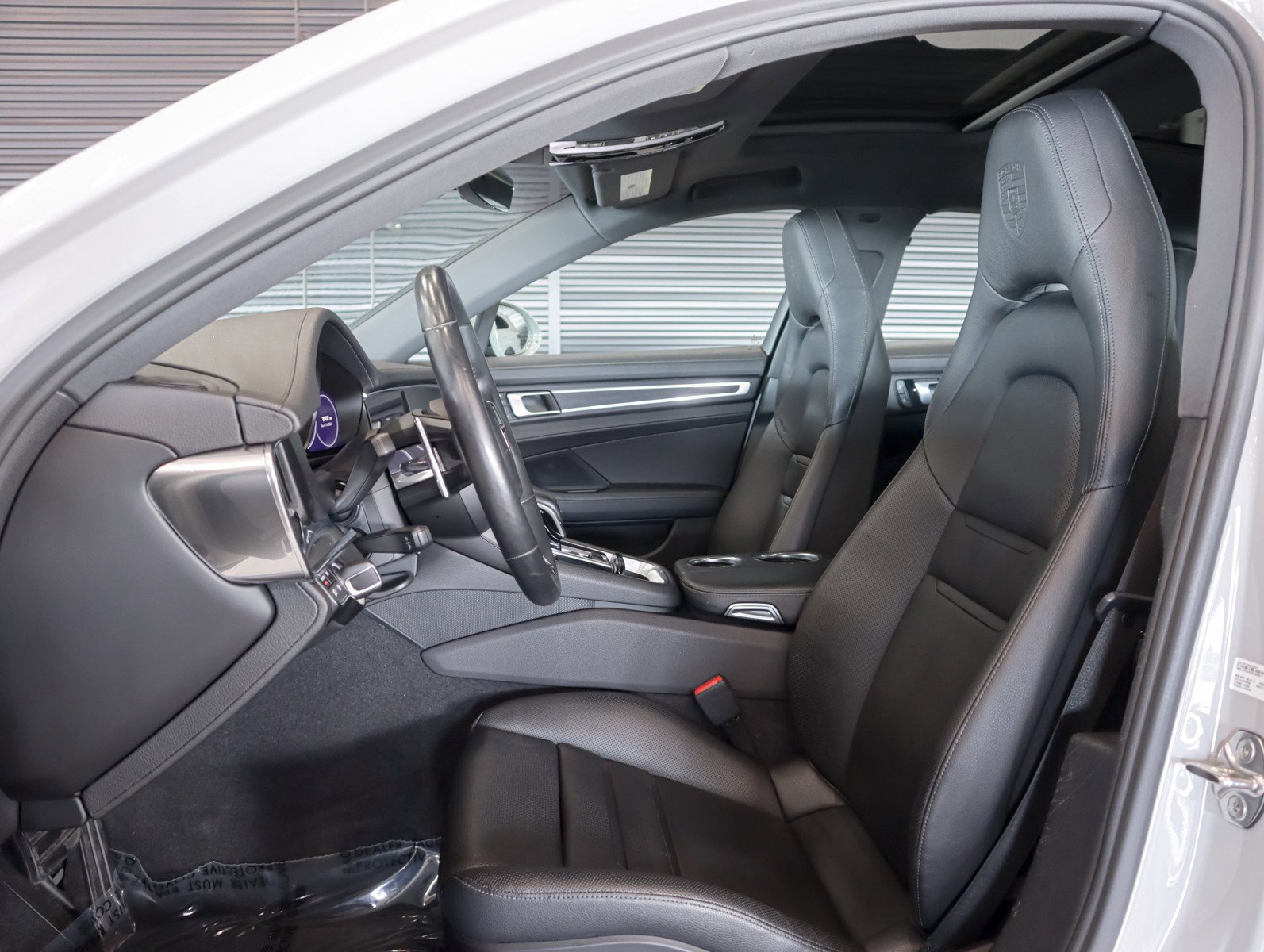 Certified 2023 Porsche Panamera Platinum Edition image 5