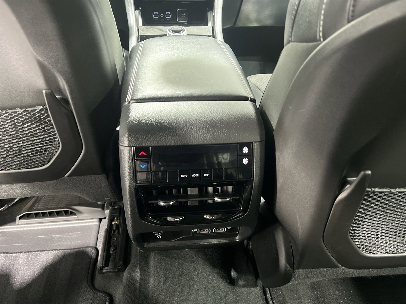 Used 2023 Jeep Grand Cherokee L Laredo image 20