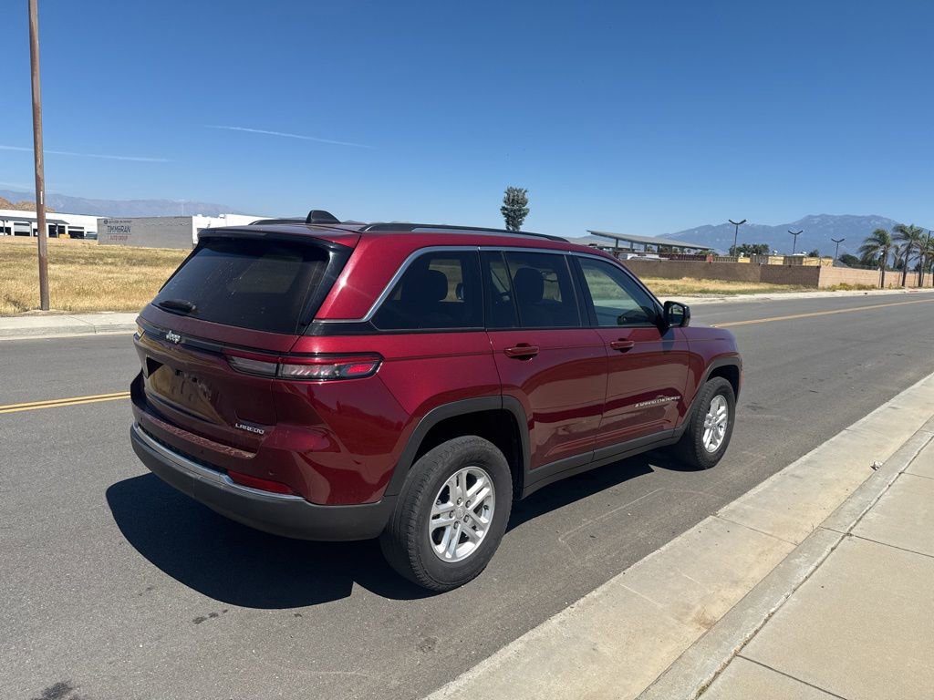 Used 2023 Jeep Grand Cherokee Laredo image 8
