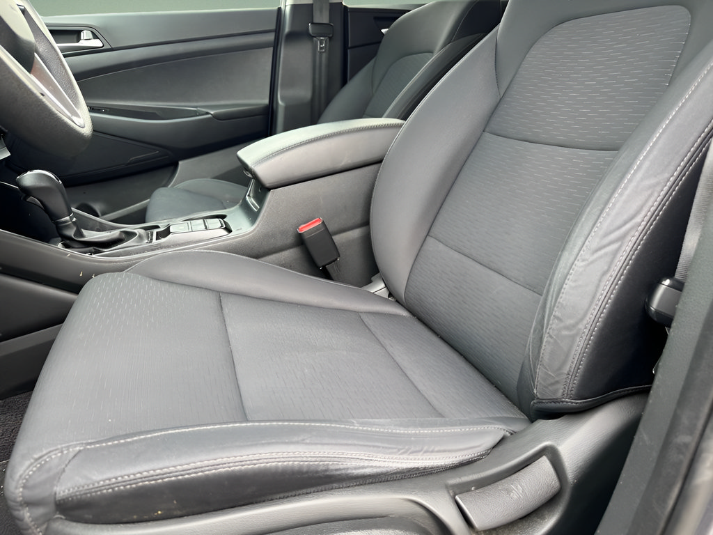 Used 2021 Hyundai Tucson SE w/ Cargo Package FWD image 18