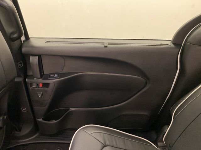 New 2026 Chrysler Pacifica Limited image 29