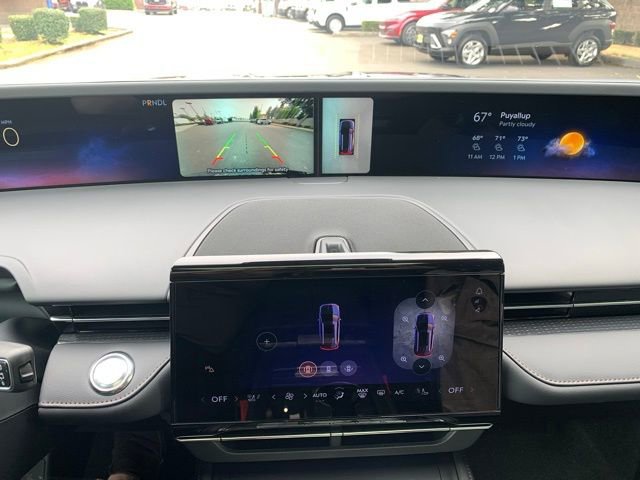 New 2025 Lincoln Nautilus Reserve image 22