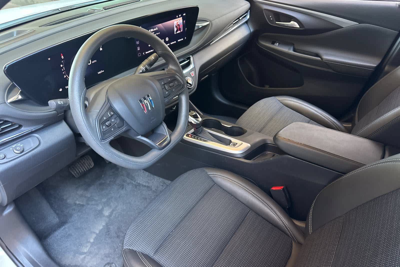 Used 2025 Buick Envista Preferred FWD image 11