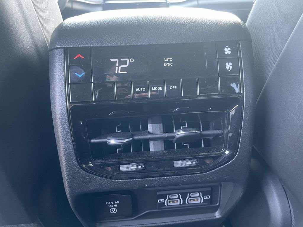 Certified 2025 Jeep Grand Cherokee L Laredo w/ Luxury Tech Group I image 23
