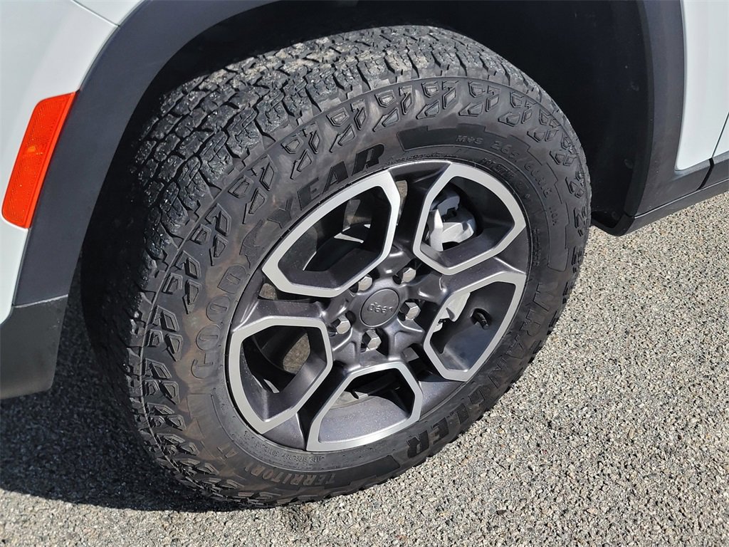 Used 2022 Jeep Grand Cherokee Trailhawk image 11