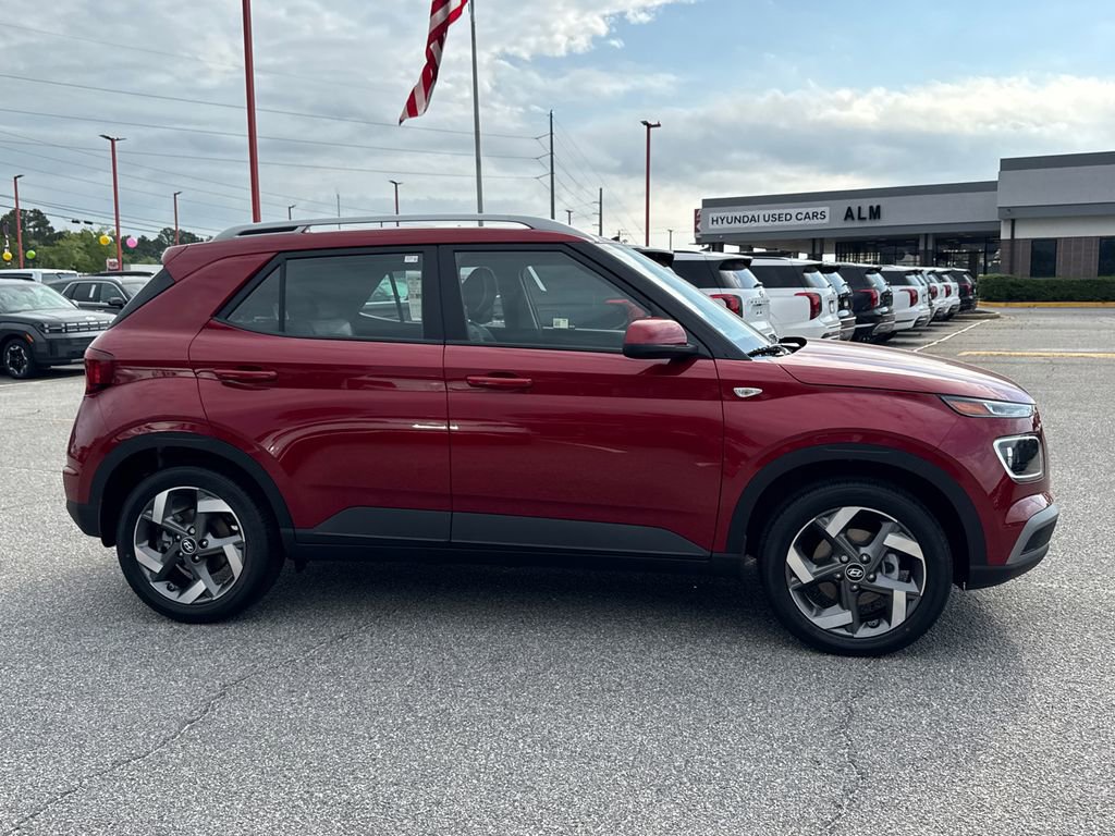 New 2025 Hyundai Venue Limited image 3