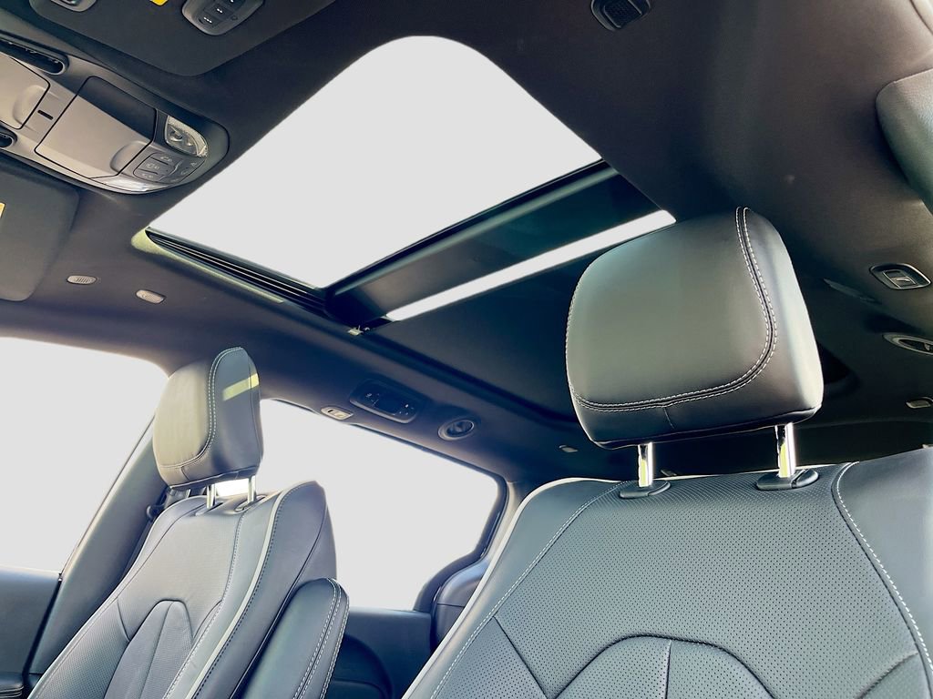 New 2026 Chrysler Pacifica Limited FWD image 18