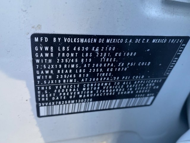 Certified 2024 Volkswagen Taos SEL image 7