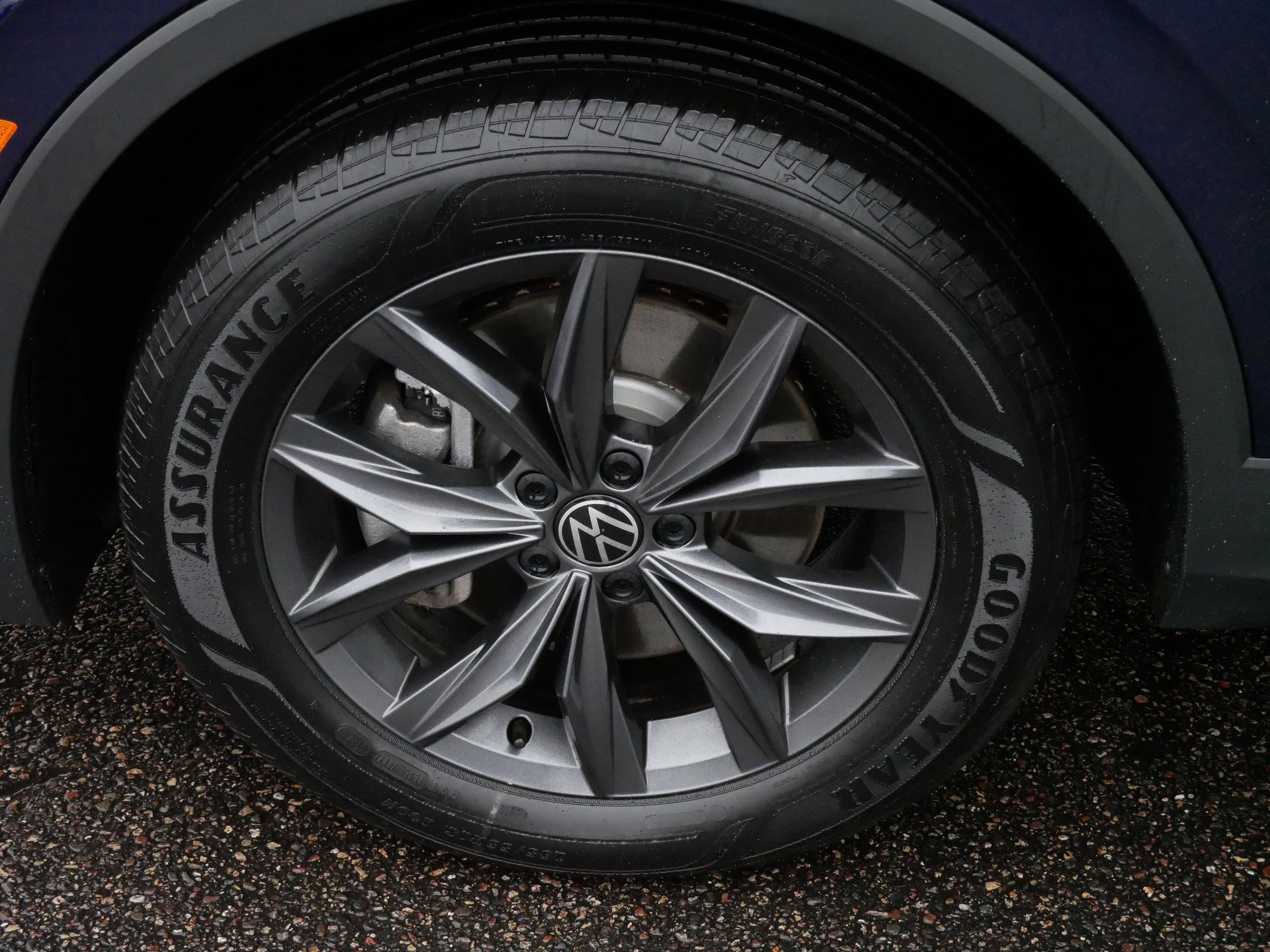 Certified 2022 Volkswagen Tiguan SE image 15