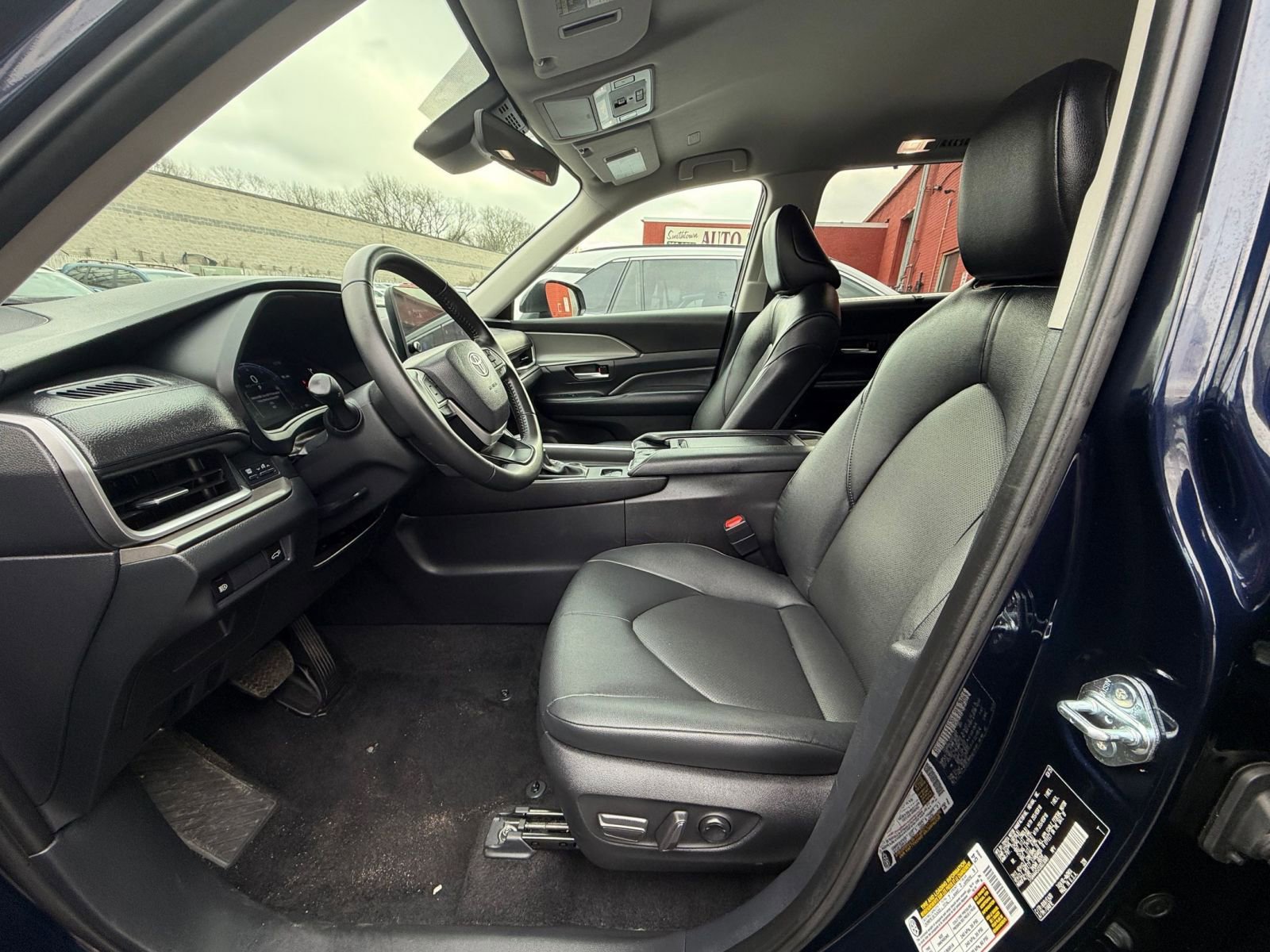 Used 2025 Toyota Grand Highlander FWD image 27