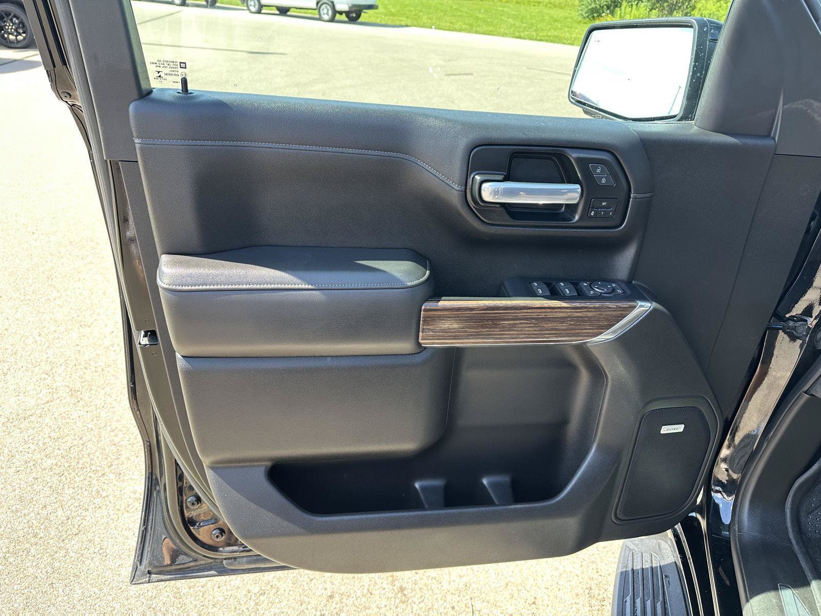Used 2021 Chevrolet Silverado 1500 High Country w/ Technology Package AWD/4WD image 18
