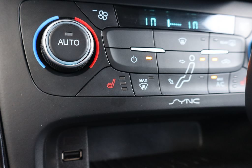 Used 2018 Ford Focus Titanium FWD image 14