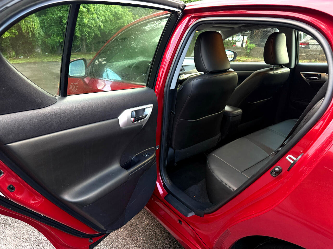 Used 2011 Lexus CT 200h image 22