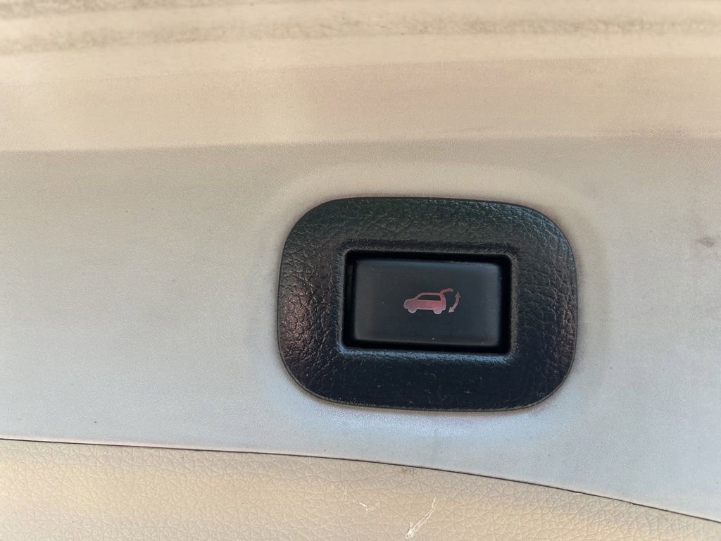 Used 2016 Nissan Rogue SV w/ SV Premium Package image 21