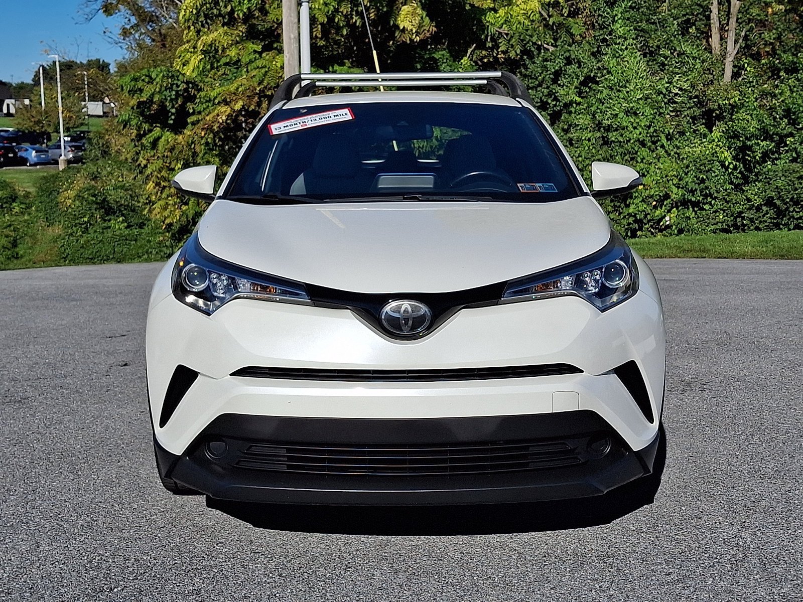 Used 2019 Toyota C-HR XLE FWD image 2