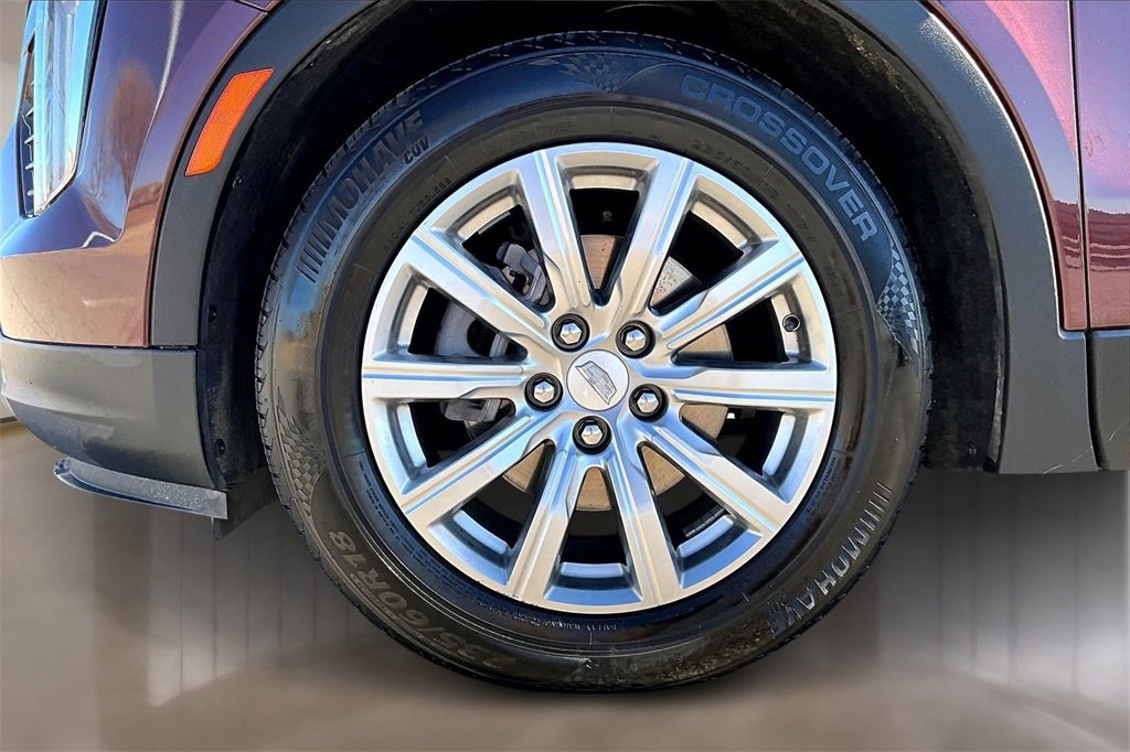 Used 2023 Cadillac XT4 Premium Luxury image 8