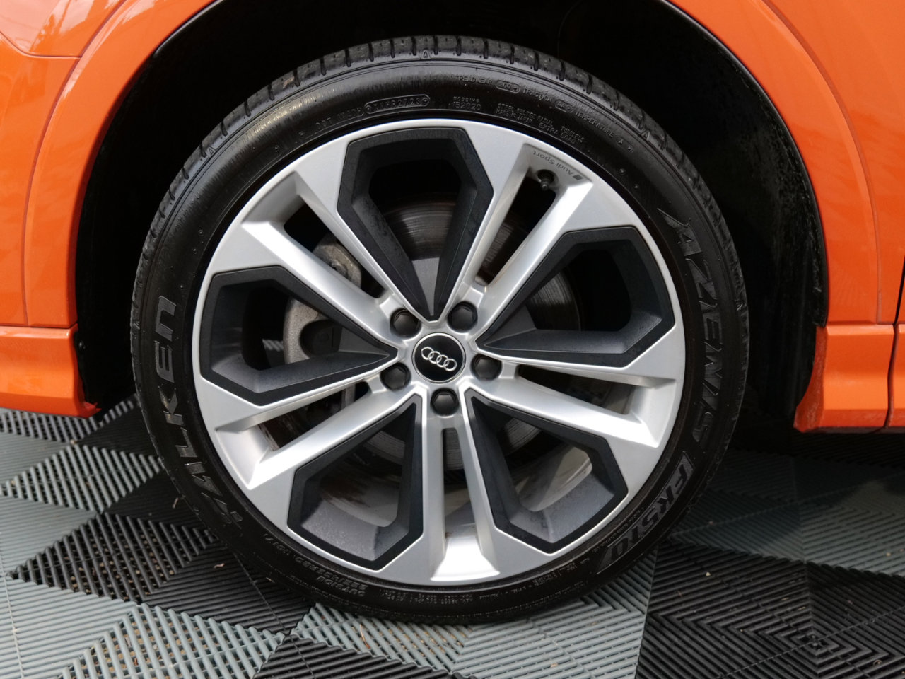 Used 2019 Audi Q3 2.0T Premium Plus w/ Premium Plus Package image 87