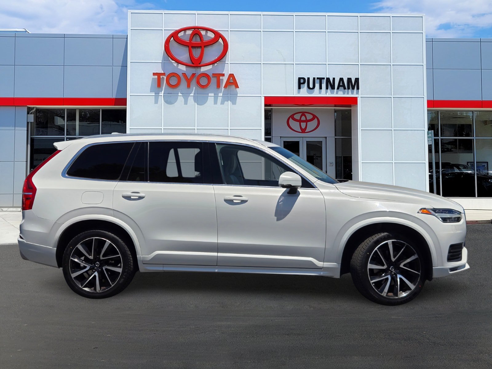 Used 2020 Volvo XC90 T6 Momentum AWD/4WD image 3