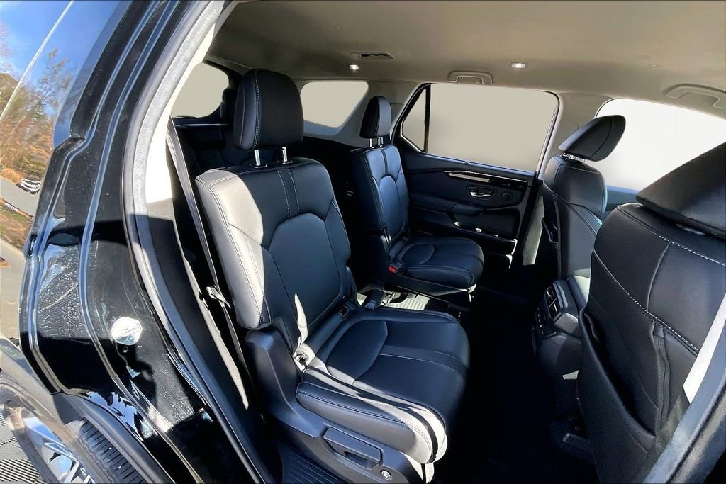 Used 2025 Honda Pilot EX-L image 17