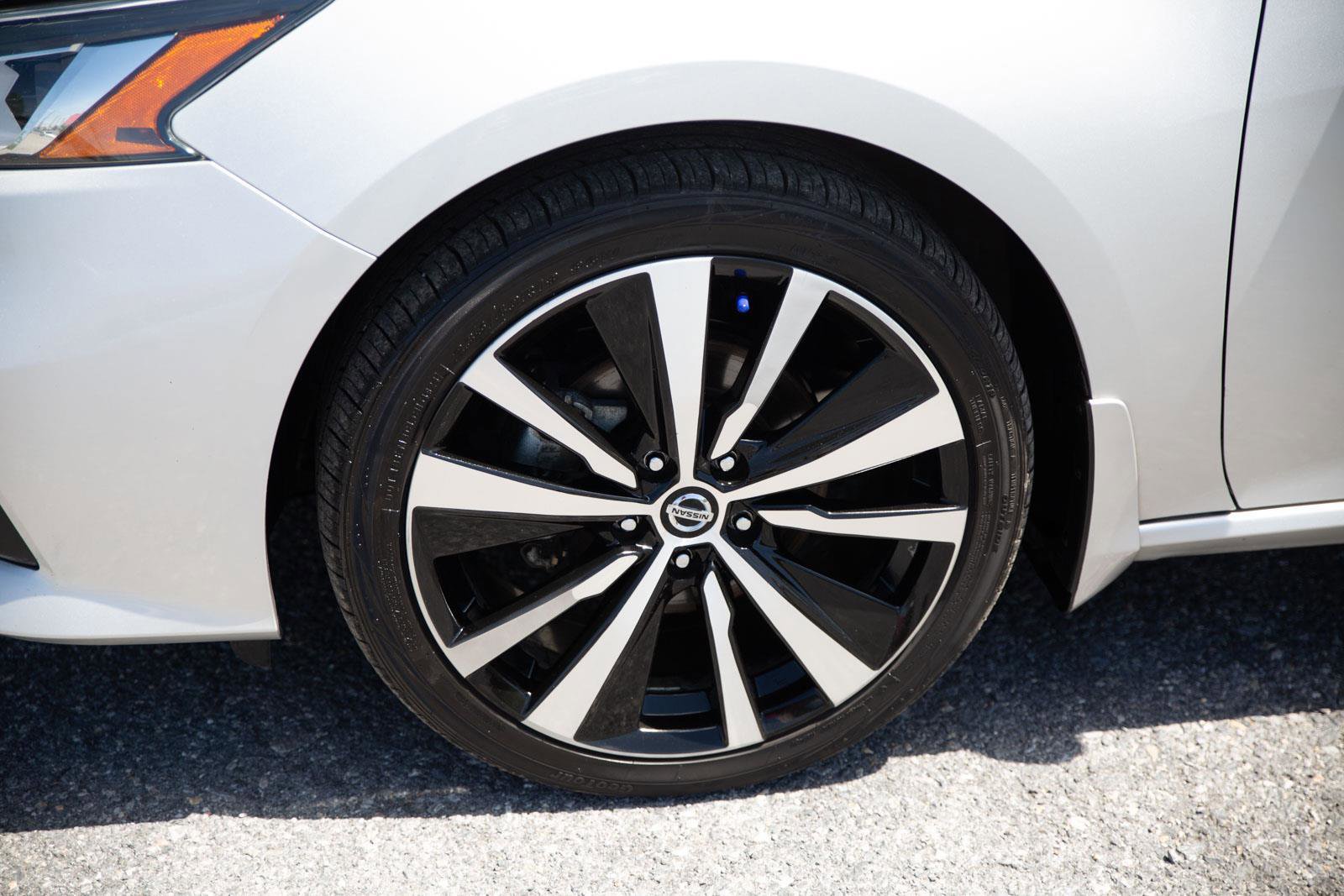 Used 2022 Nissan Altima 2.5 SR AWD/4WD image 9