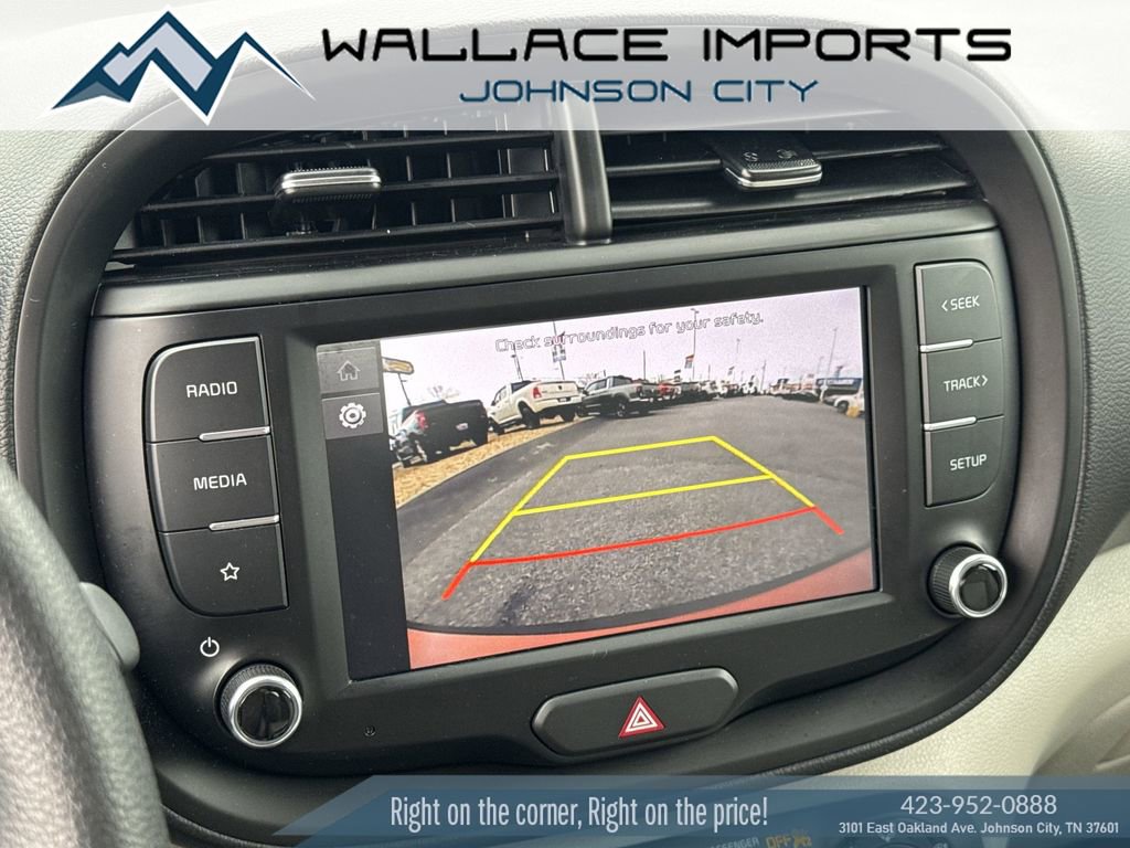 Used 2023 Kia Soul LX w/ LX Technology Package image 23