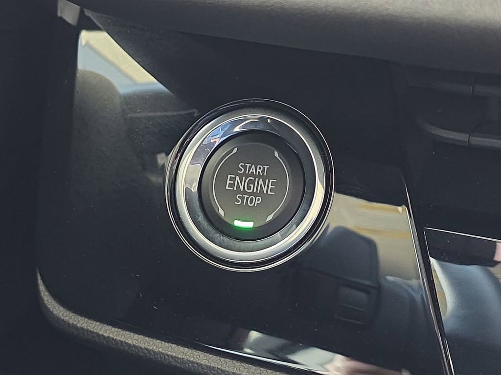 Certified 2025 Buick Envision Sport Touring image 17