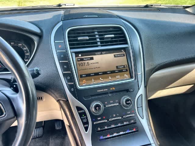 Used 2018 Lincoln MKX Reserve FWD image 18