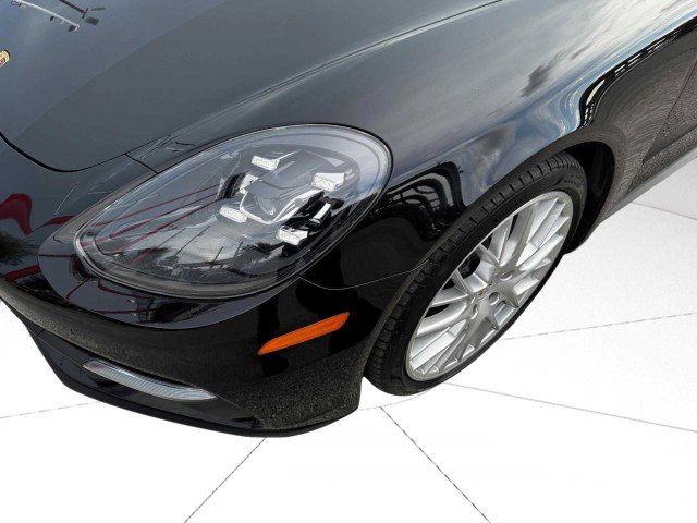 Used 2017 Porsche Panamera image 11