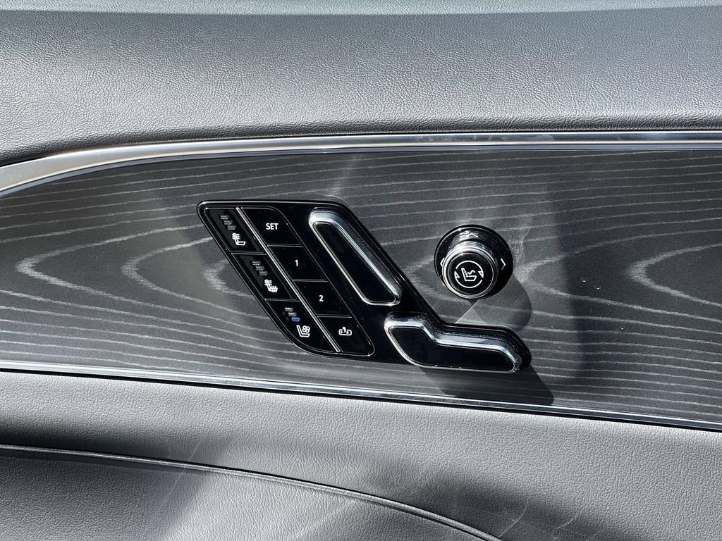 New 2026 Cadillac Lyriq V AWD/4WD image 23