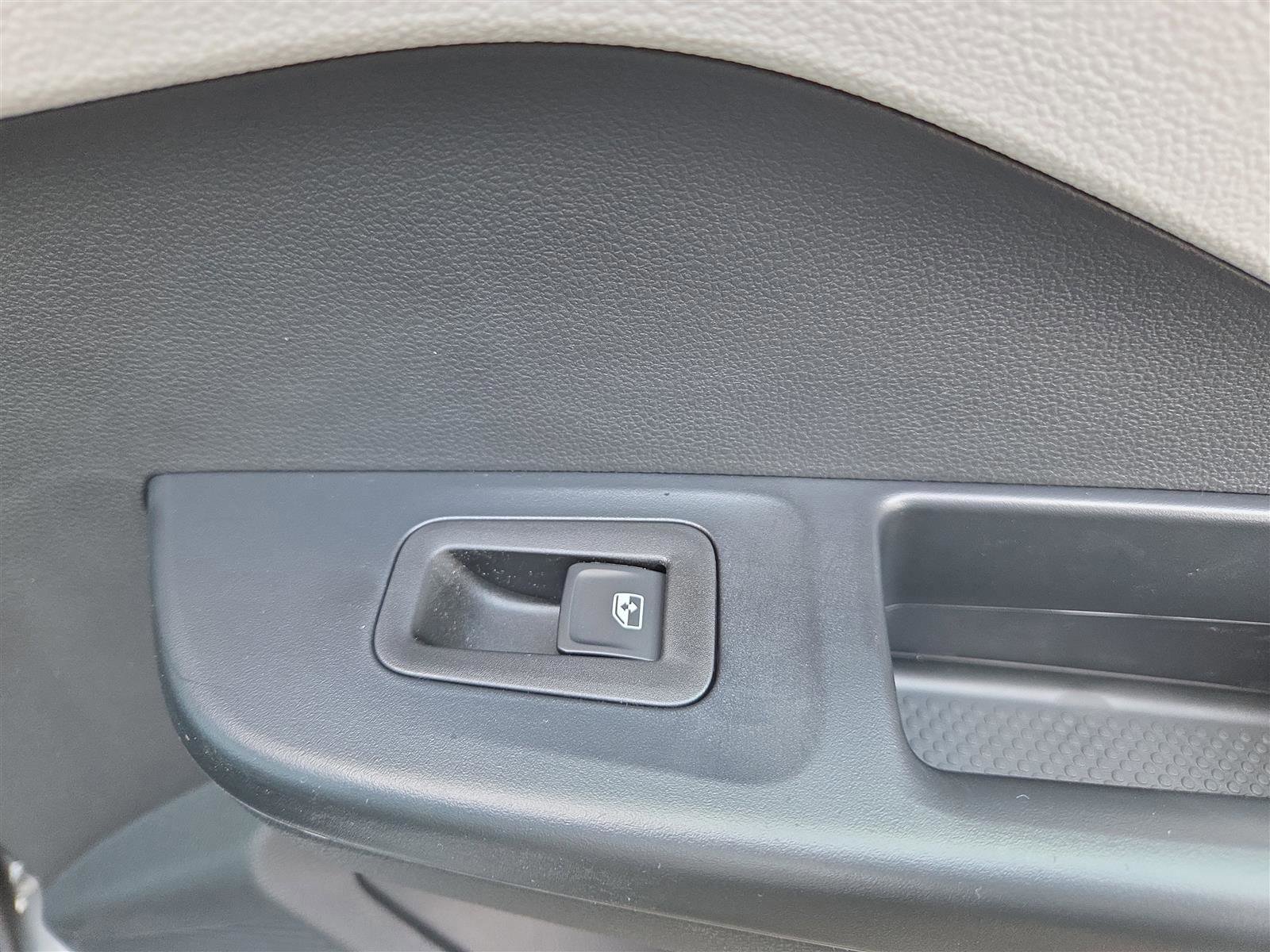 Certified 2025 Volkswagen Taos S image 29