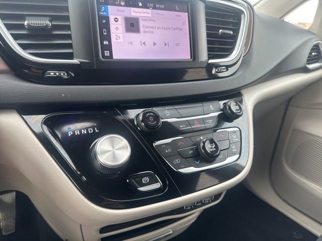 Used 2024 Chrysler Voyager LX image 16