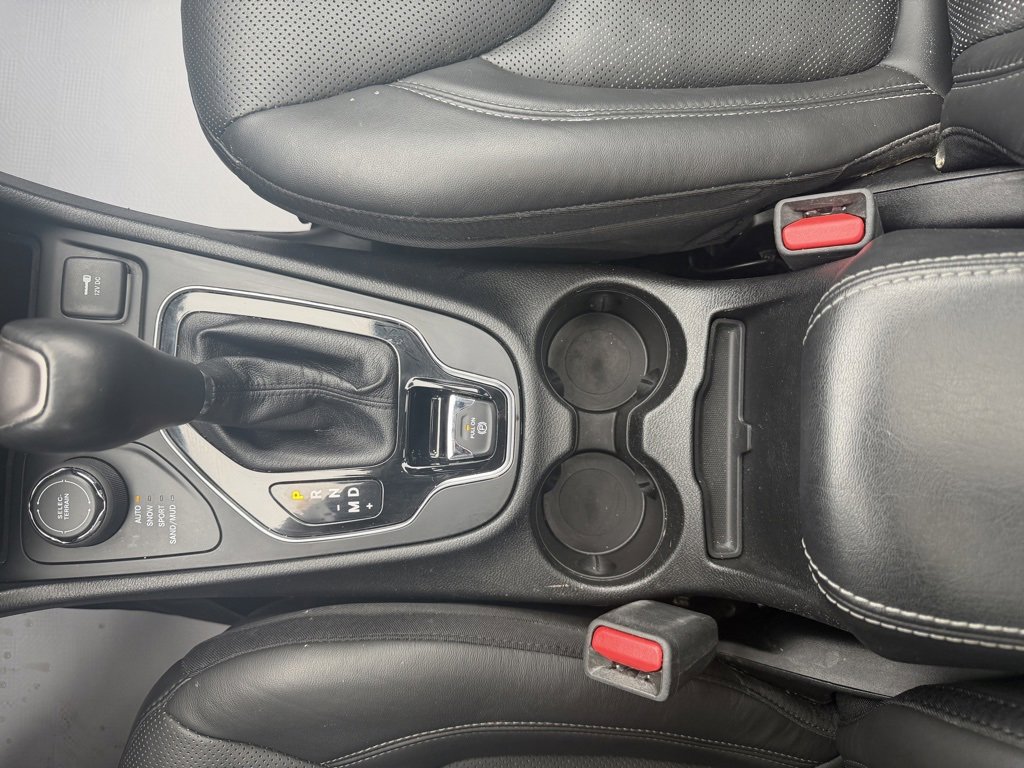 Used 2021 Jeep Cherokee Limited image 36