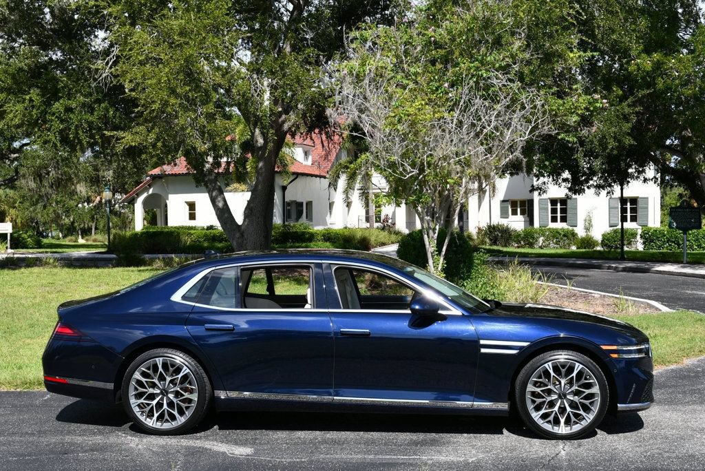 Used 2023 Genesis G90 3.5T AWD/4WD image 28