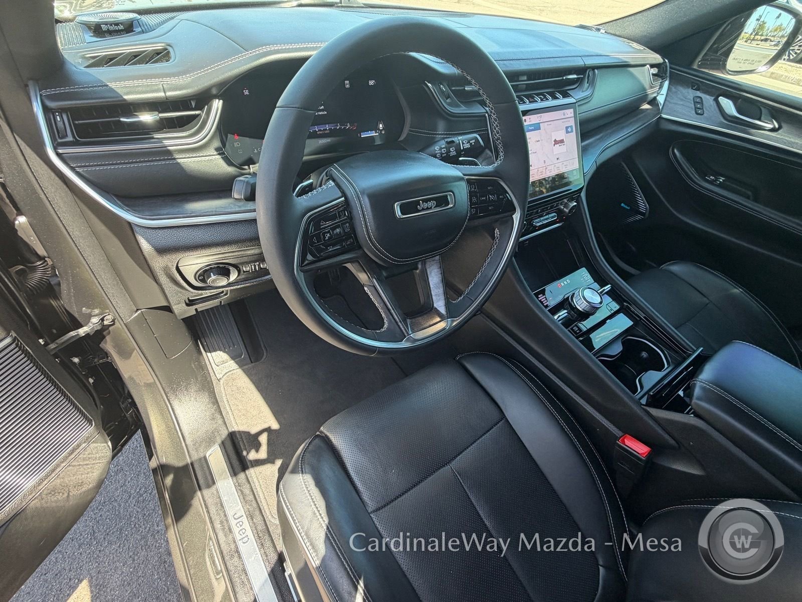 Used 2023 Jeep Grand Cherokee L Overland w/ Luxury Tech Group IV image 14