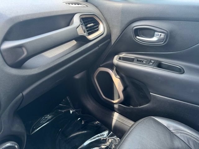 Used 2016 Jeep Renegade Limited AWD/4WD image 26