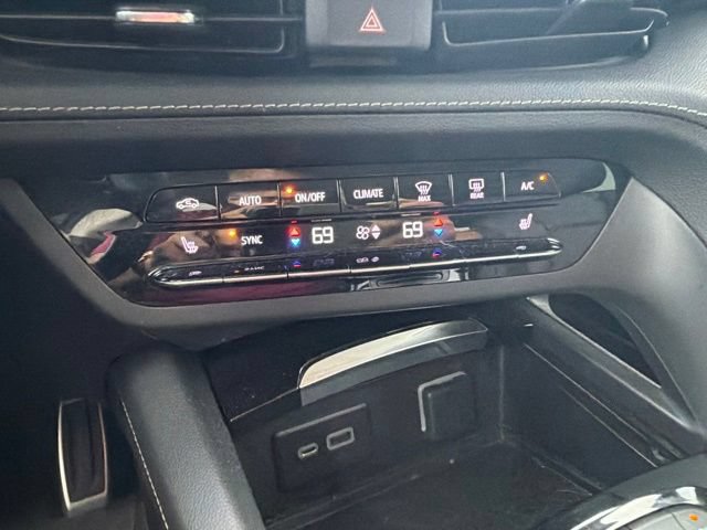 Used 2023 Buick Envision Essence w/ Sport Touring Package AWD/4WD image 54