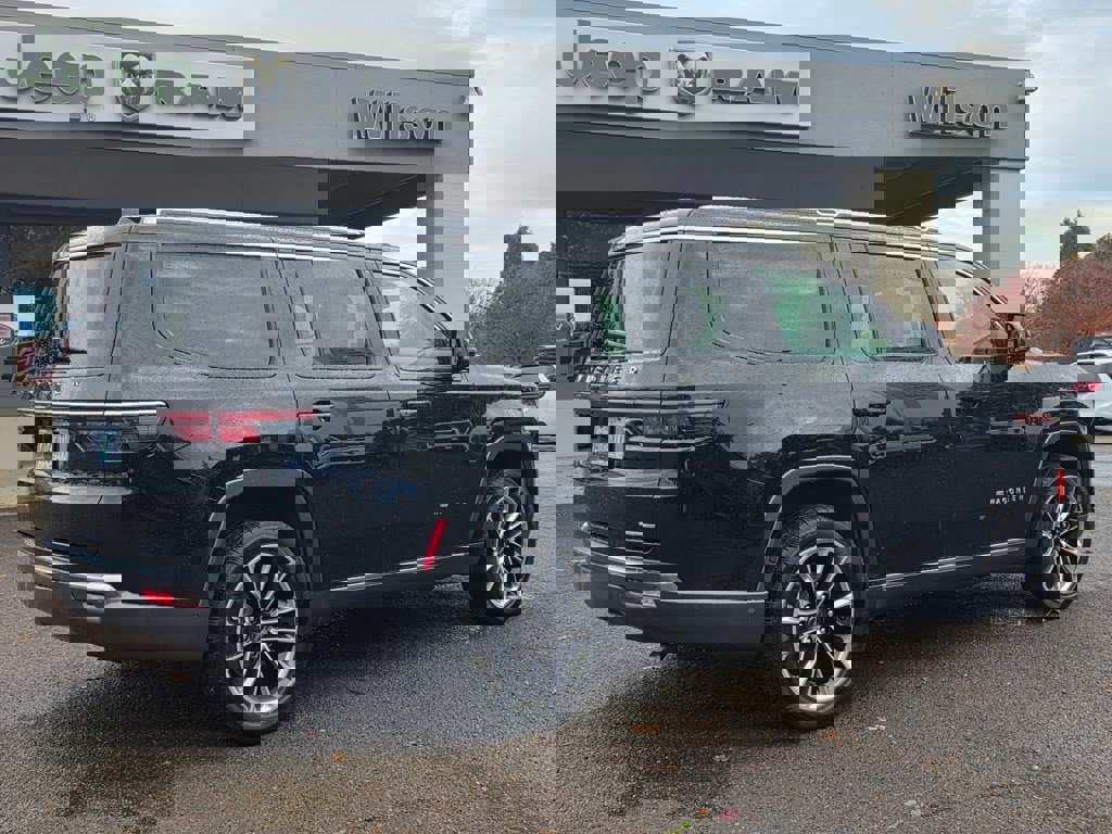 Used 2022 Jeep Wagoneer Series III w/ Premium Group I image 38