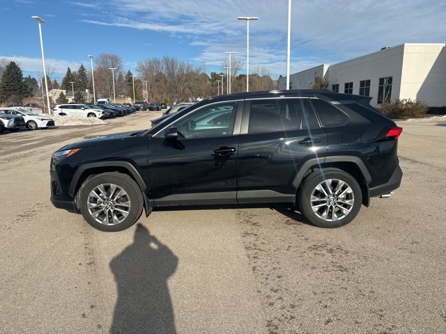 Used 2023 Toyota RAV4 XLE Premium image 12