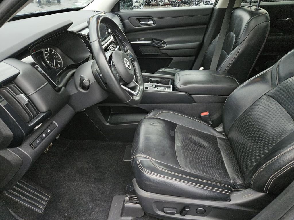 Used 2022 Nissan Pathfinder SV w/ SV Premium Package FWD image 23